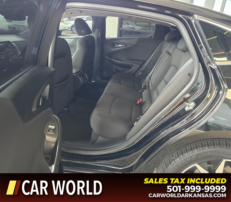 Chevrolet Malibu Vehicle Full-screen Gallery Image 10