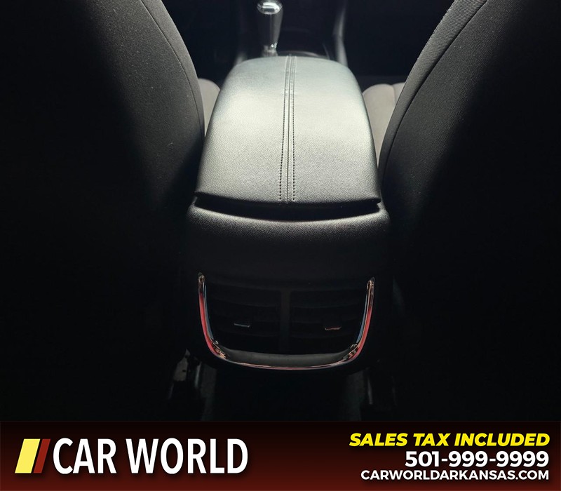 Chevrolet Malibu Vehicle Full-screen Gallery Image 19