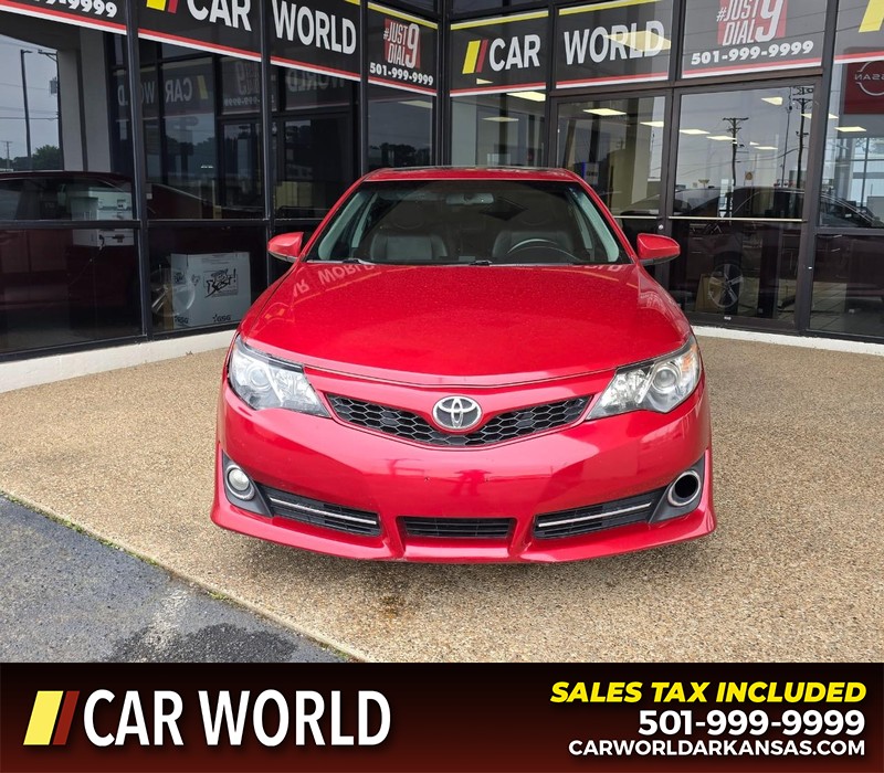 Toyota Camry Vehicle Full-screen Gallery Image 2