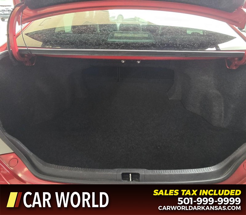 Toyota Camry Vehicle Full-screen Gallery Image 13