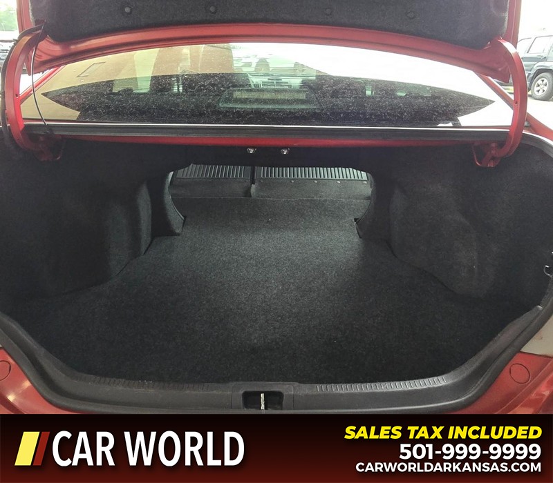 Toyota Camry Vehicle Full-screen Gallery Image 14