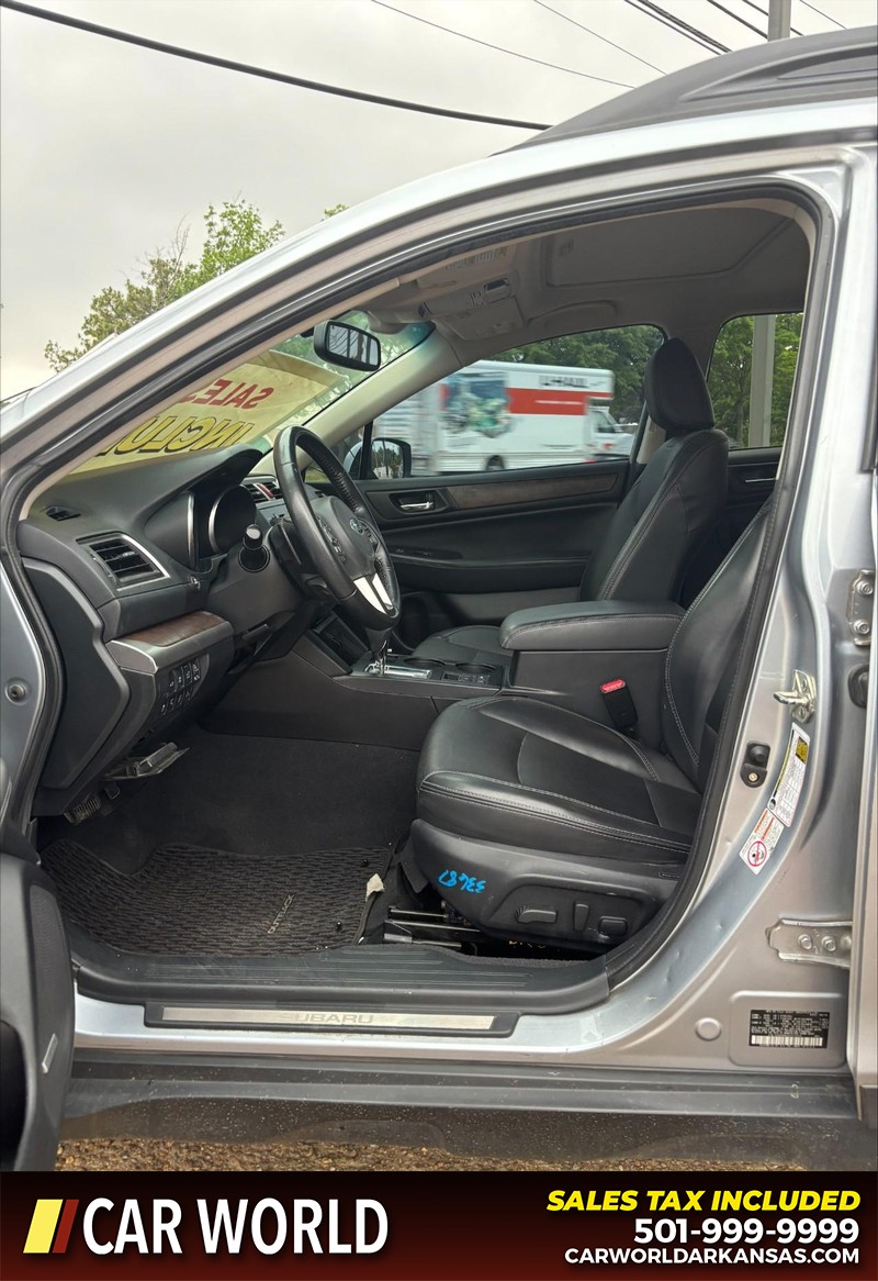 Subaru Outback Vehicle Full-screen Gallery Image 13