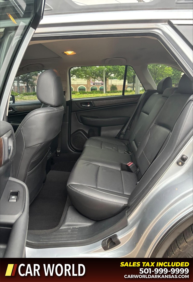 Subaru Outback Vehicle Full-screen Gallery Image 15