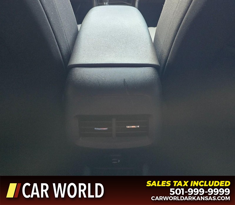 Chevrolet Equinox Vehicle Full-screen Gallery Image 20