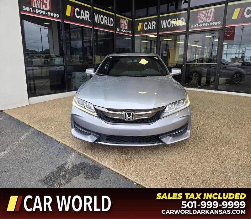 Honda Accord Coupe Vehicle Full-screen Gallery Image 2