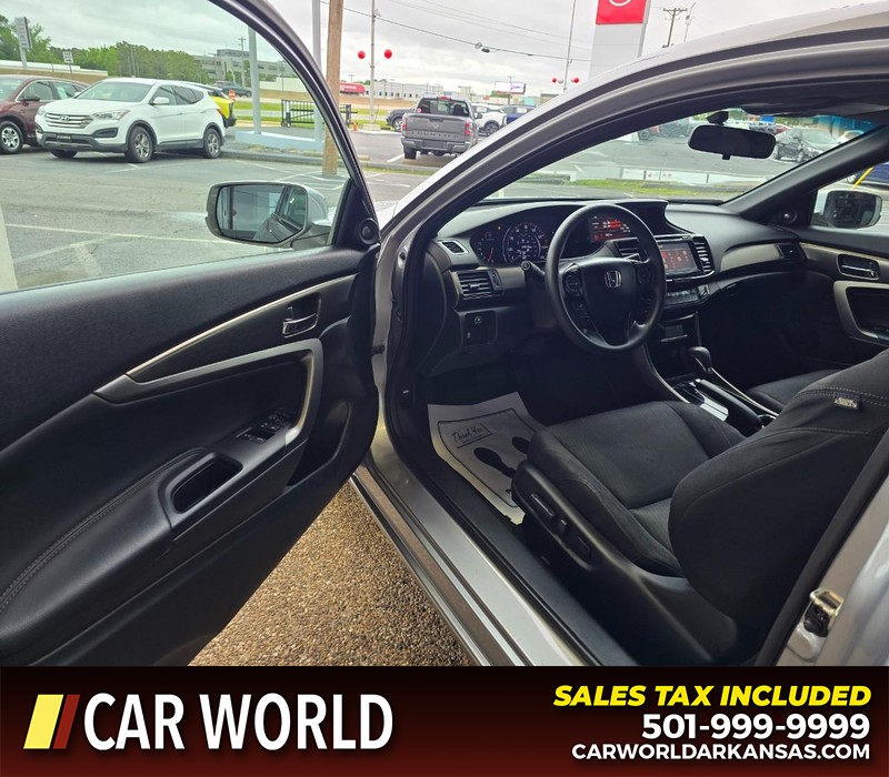 Honda Accord Coupe Vehicle Full-screen Gallery Image 7