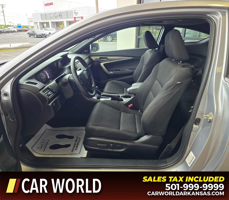 Honda Accord Coupe Vehicle Full-screen Gallery Image 8