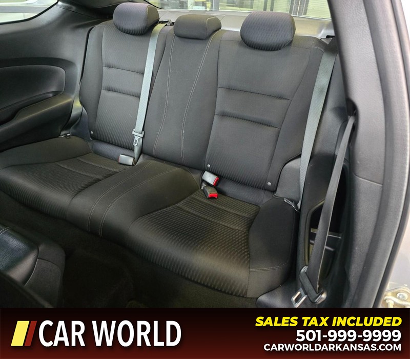 Honda Accord Coupe Vehicle Full-screen Gallery Image 9