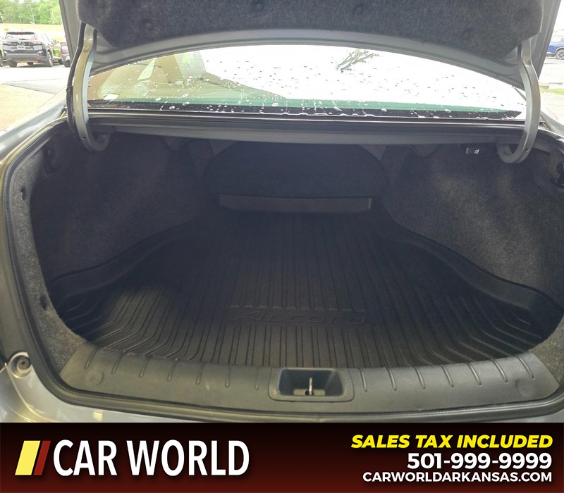 Honda Accord Coupe Vehicle Full-screen Gallery Image 12