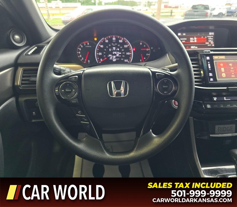 Honda Accord Coupe Vehicle Full-screen Gallery Image 13