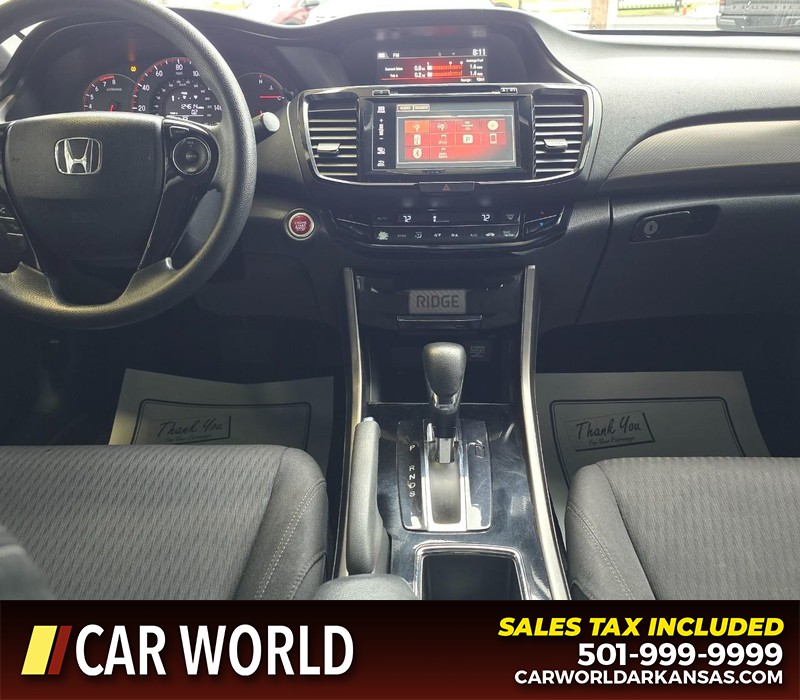 Honda Accord Coupe Vehicle Full-screen Gallery Image 16