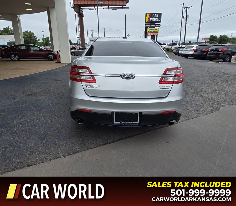 Ford Taurus Vehicle Full-screen Gallery Image 5