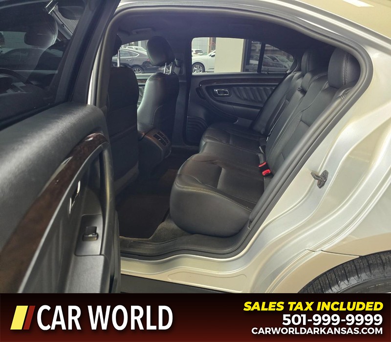 Ford Taurus Vehicle Full-screen Gallery Image 10