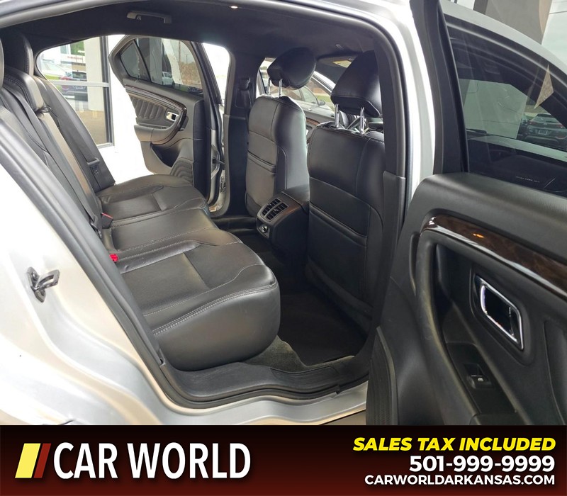 Ford Taurus Vehicle Full-screen Gallery Image 12
