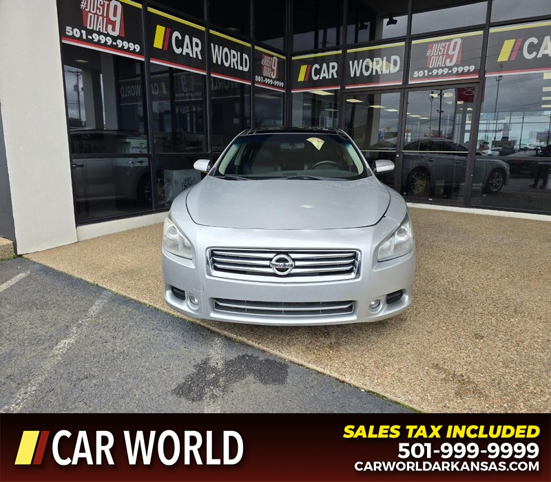 Nissan Maxima Vehicle Full-screen Gallery Image 2