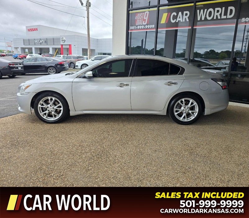 Nissan Maxima Vehicle Full-screen Gallery Image 4