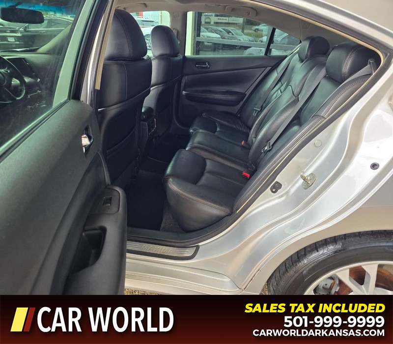 Nissan Maxima Vehicle Full-screen Gallery Image 10