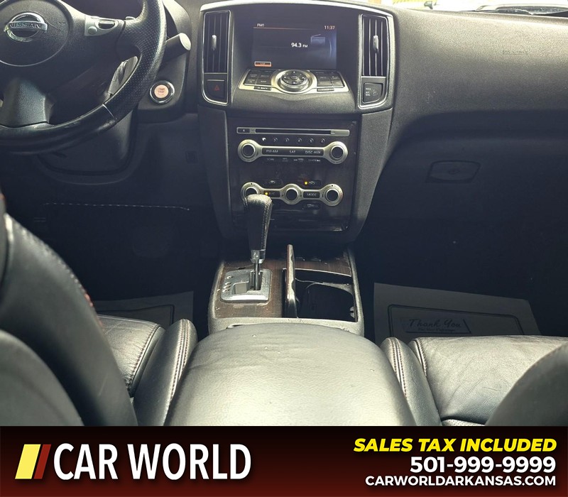 Nissan Maxima Vehicle Full-screen Gallery Image 17