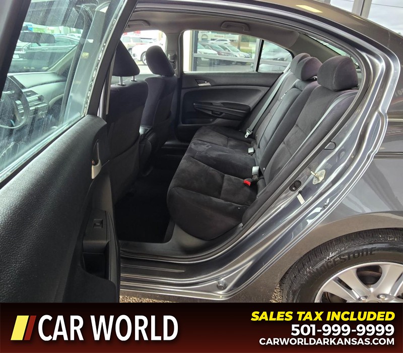 Honda Accord Sedan Vehicle Full-screen Gallery Image 10