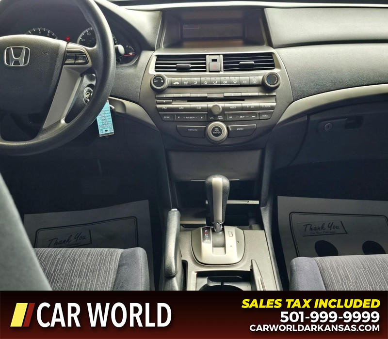 Honda Accord Sedan Vehicle Full-screen Gallery Image 17