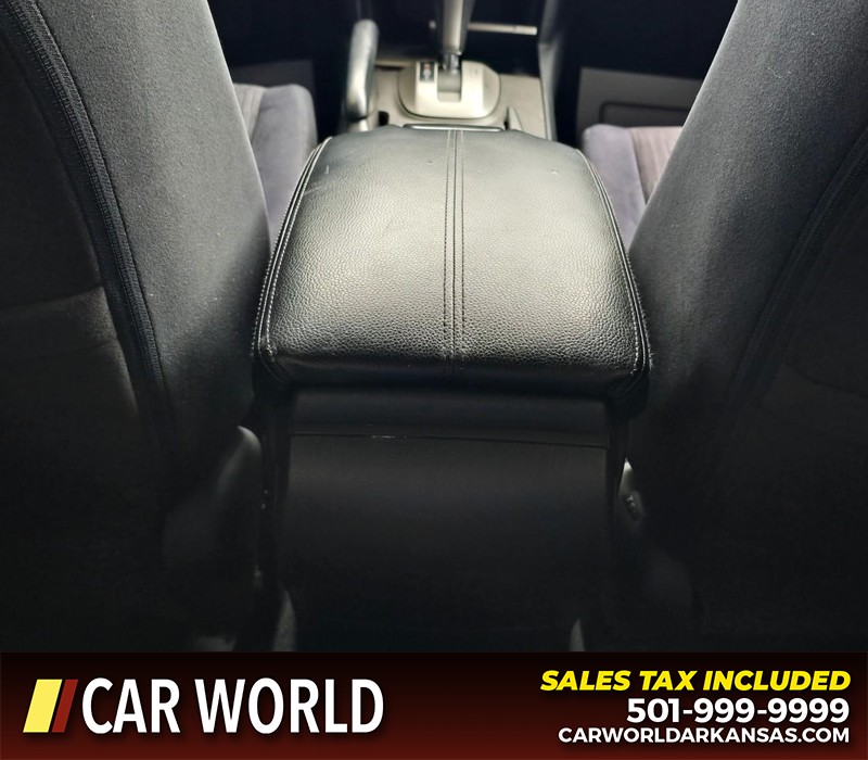 Honda Accord Sedan Vehicle Full-screen Gallery Image 18