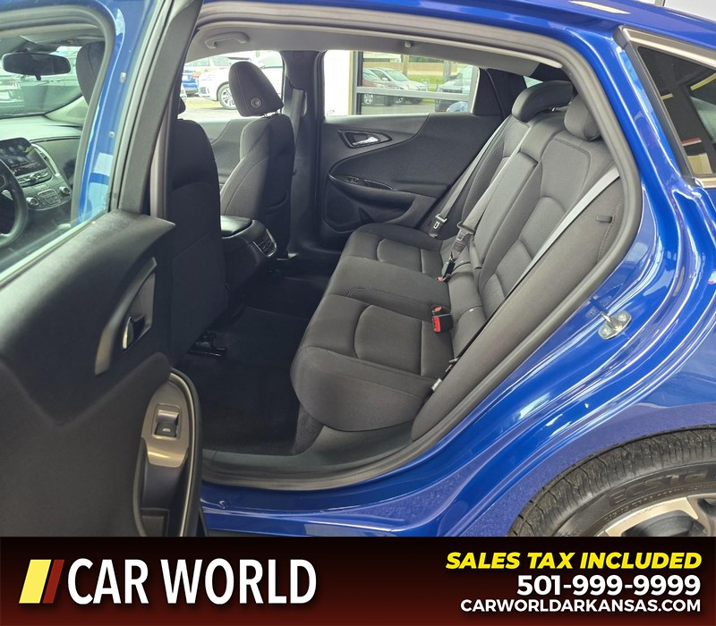 Chevrolet Malibu Vehicle Full-screen Gallery Image 10