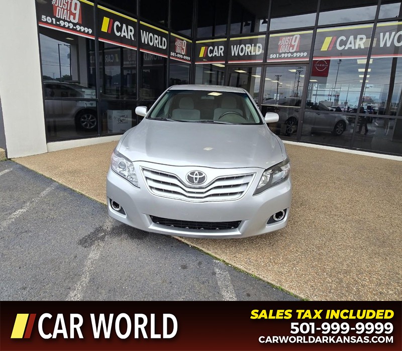 Toyota Camry Vehicle Full-screen Gallery Image 2