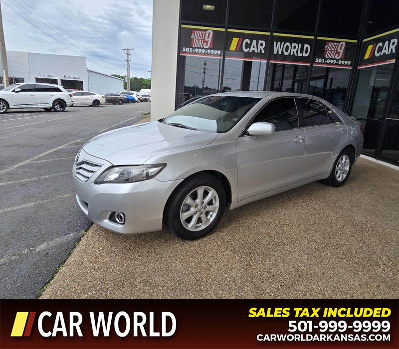 Toyota Camry Vehicle Full-screen Gallery Image 3