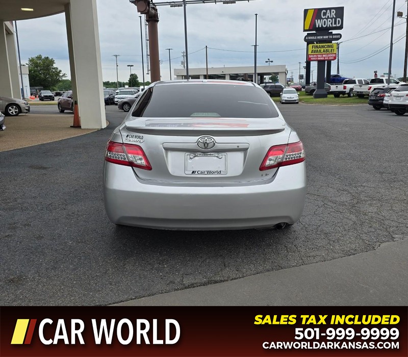 Toyota Camry Vehicle Full-screen Gallery Image 5