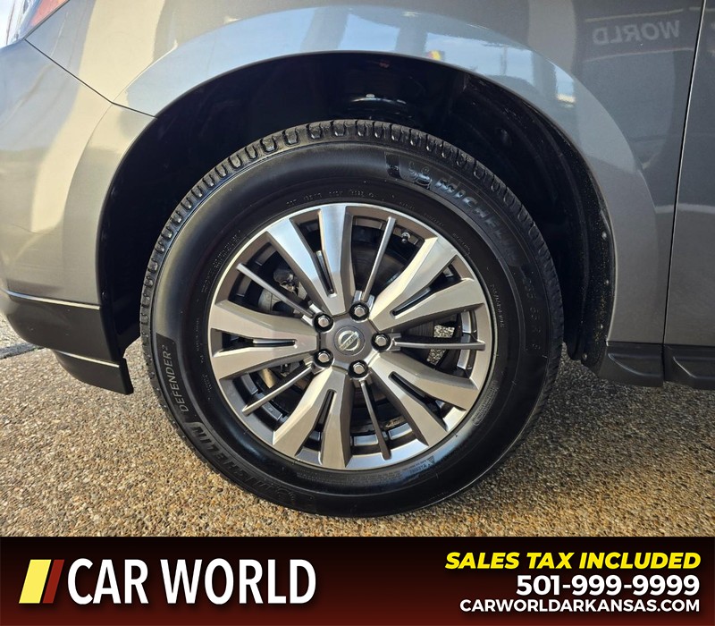 Nissan Pathfinder Vehicle Full-screen Gallery Image 6