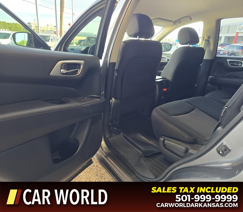 Nissan Pathfinder Vehicle Full-screen Gallery Image 9