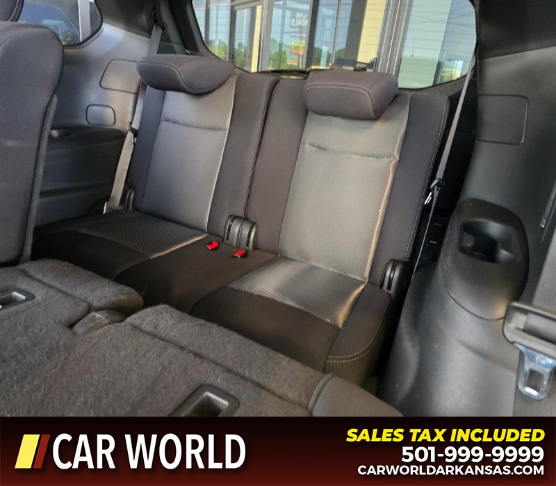 Nissan Pathfinder Vehicle Full-screen Gallery Image 11