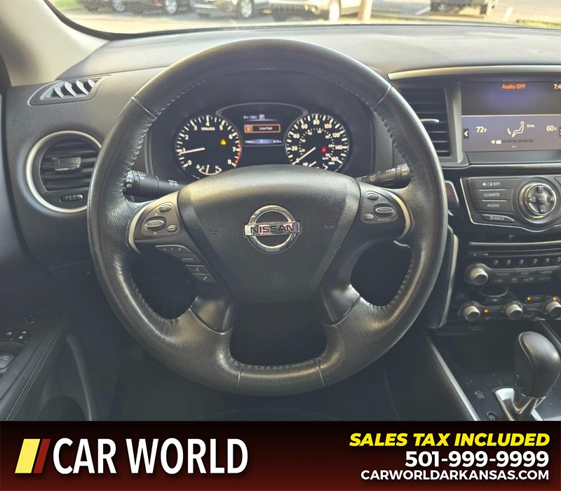 Nissan Pathfinder Vehicle Full-screen Gallery Image 18