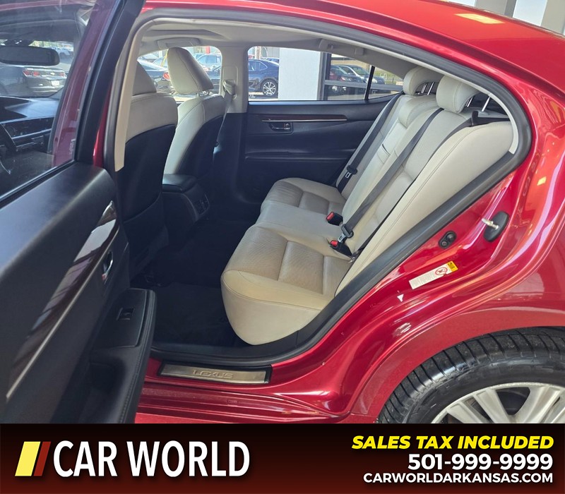 Lexus ES 350 Vehicle Full-screen Gallery Image 10