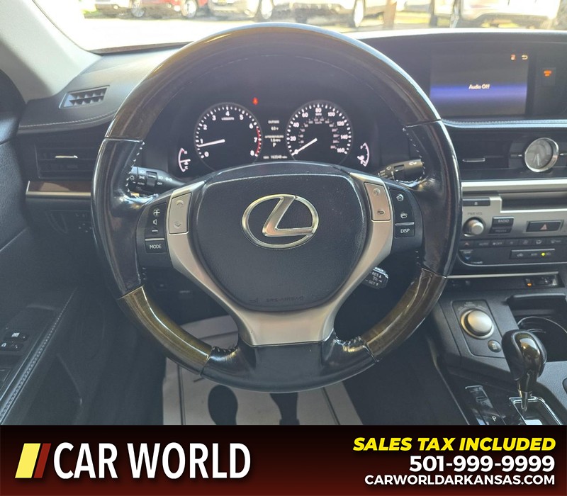 Lexus ES 350 Vehicle Full-screen Gallery Image 15