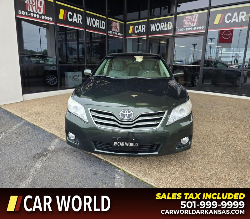 Toyota Camry Vehicle Full-screen Gallery Image 2