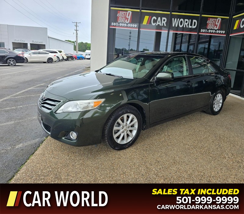 Toyota Camry Vehicle Full-screen Gallery Image 3