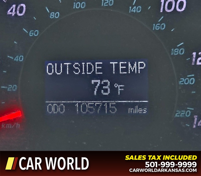 Toyota Camry Vehicle Full-screen Gallery Image 15