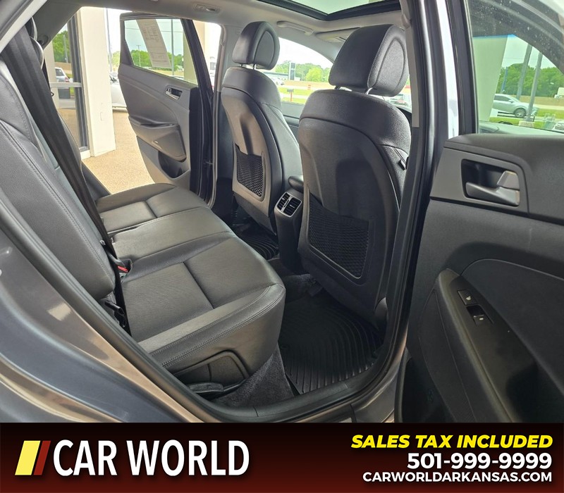 Hyundai Tucson Vehicle Full-screen Gallery Image 12