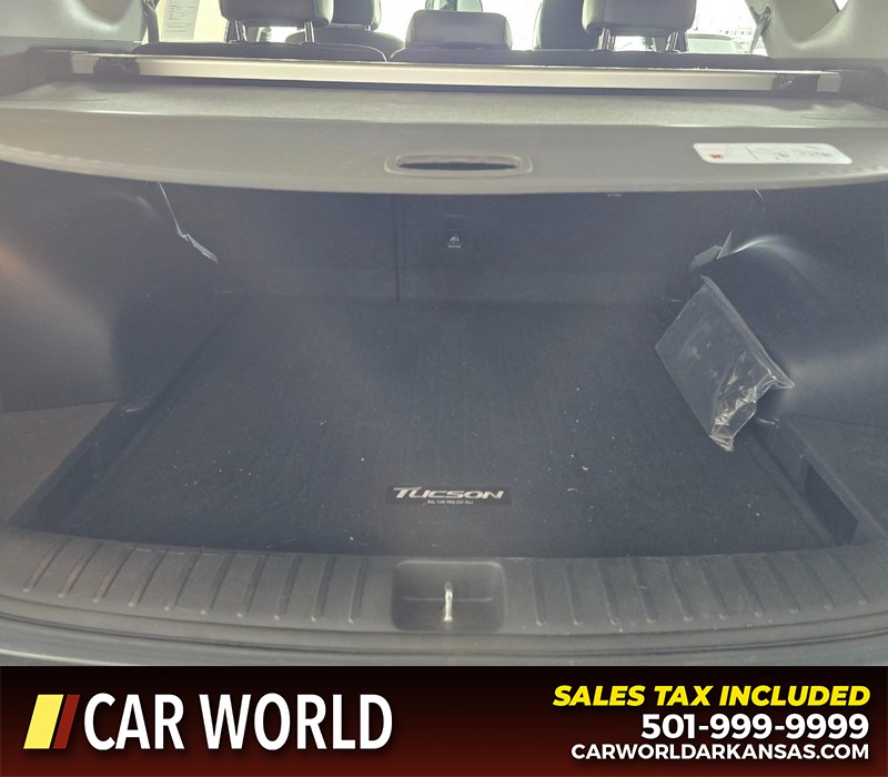 Hyundai Tucson Vehicle Full-screen Gallery Image 13