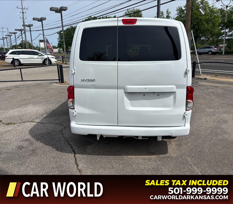 Nissan NV200 Compact Cargo Vehicle Full-screen Gallery Image 4