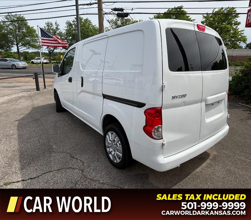 Nissan NV200 Compact Cargo Vehicle Full-screen Gallery Image 6