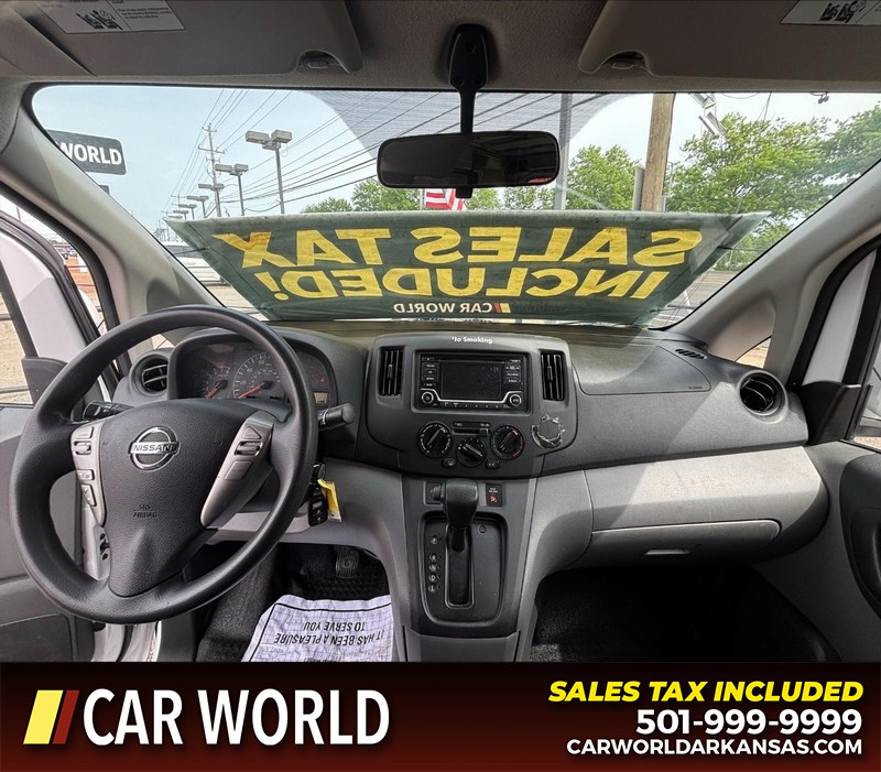 Nissan NV200 Compact Cargo Vehicle Full-screen Gallery Image 12