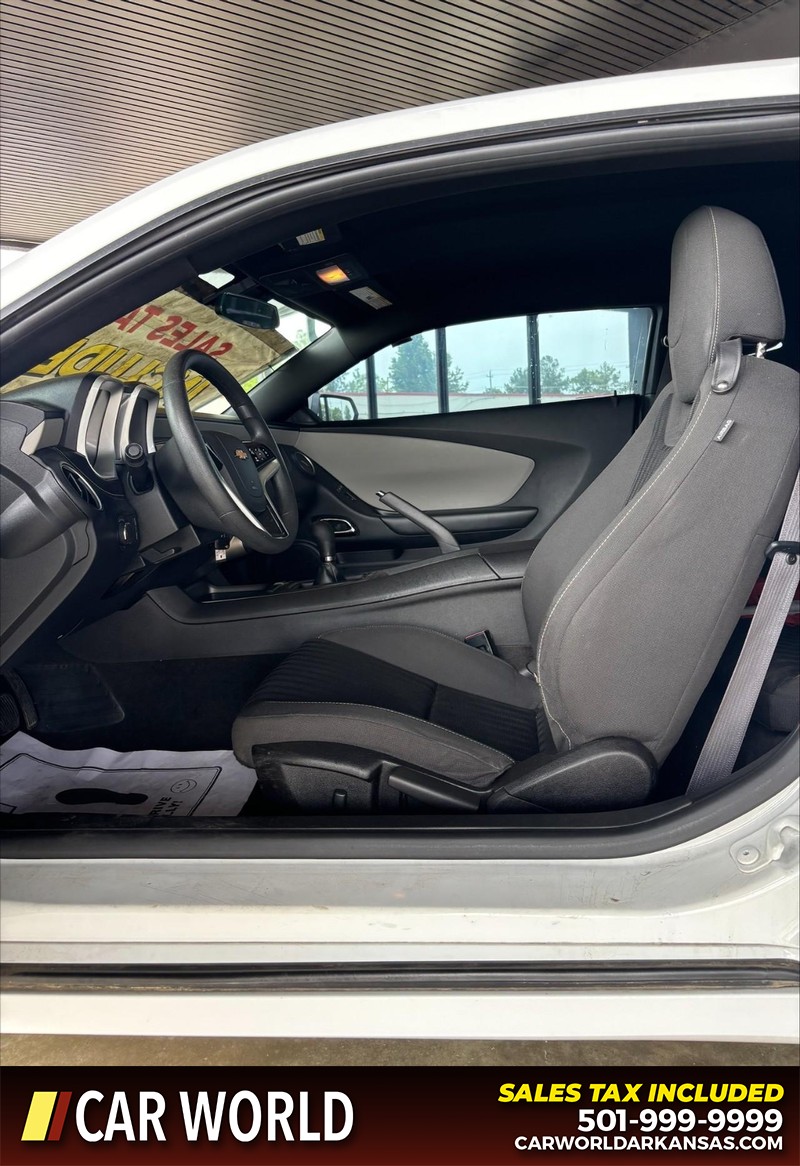 Chevrolet Camaro Vehicle Full-screen Gallery Image 10