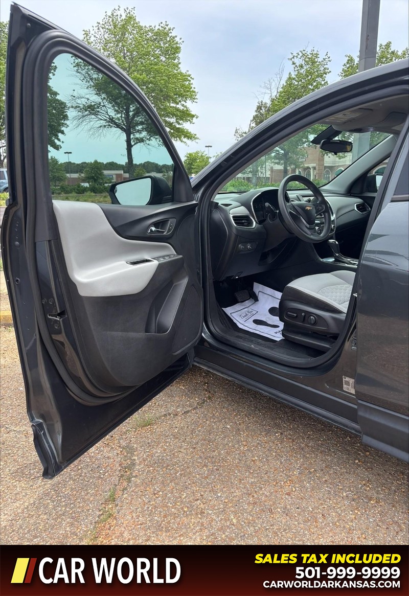 Chevrolet Equinox Vehicle Full-screen Gallery Image 12
