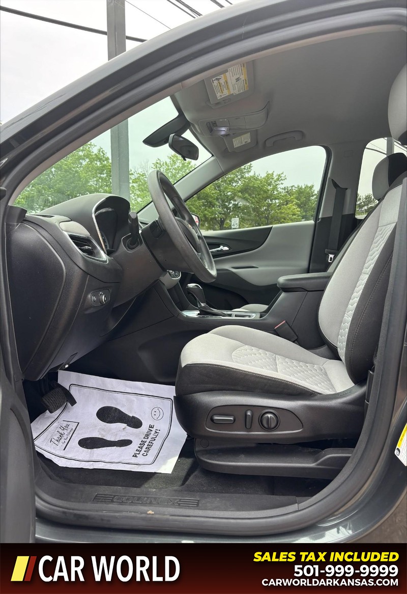 Chevrolet Equinox Vehicle Full-screen Gallery Image 13