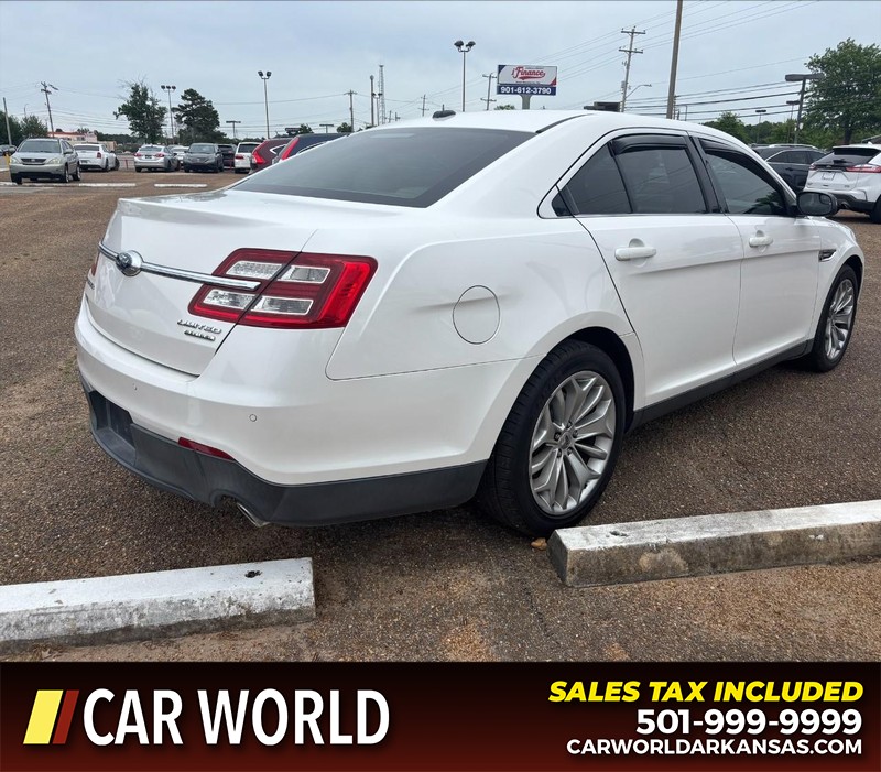 Ford Taurus Vehicle Full-screen Gallery Image 3