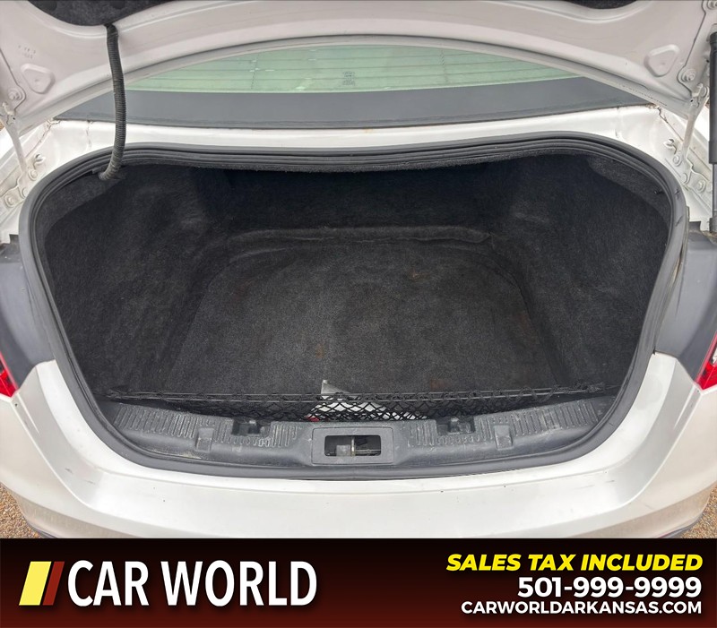 Ford Taurus Vehicle Full-screen Gallery Image 5
