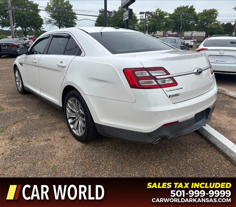 Ford Taurus Vehicle Full-screen Gallery Image 6