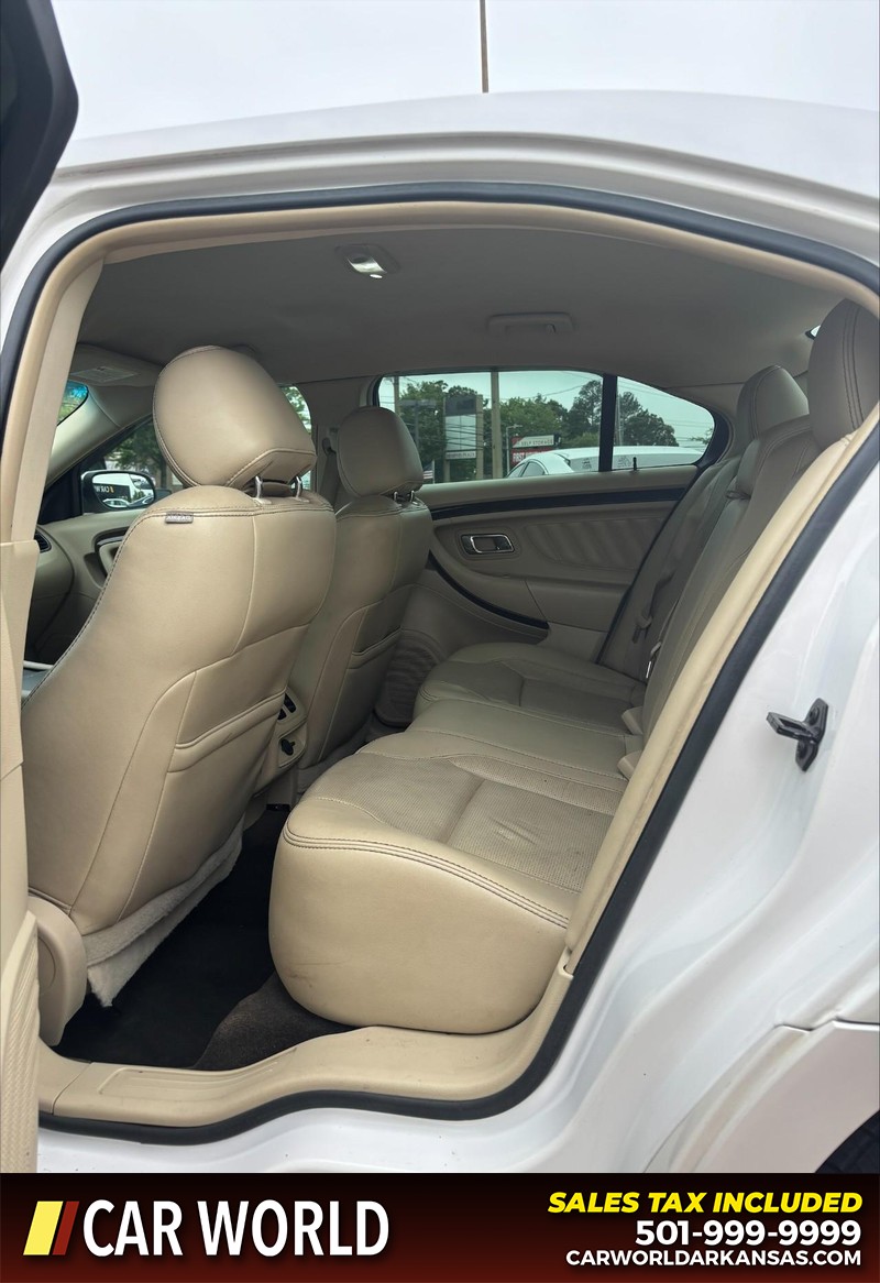 Ford Taurus Vehicle Full-screen Gallery Image 14